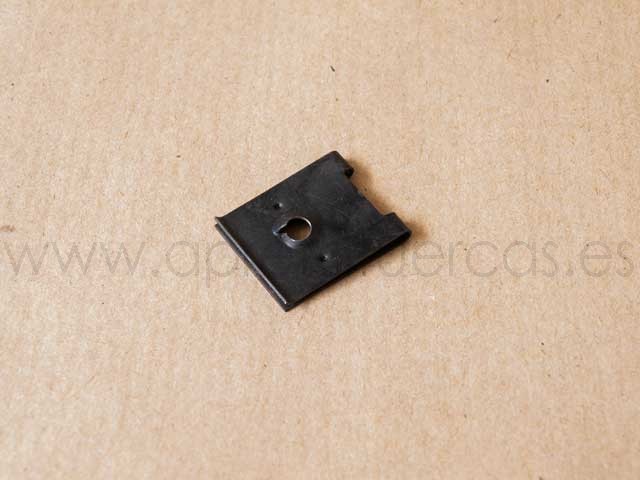 Clip guantera para Mercedes gama W114/W115.