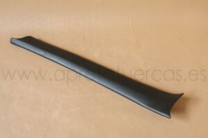 Moldura para Mercedes de la gama W114/W115.